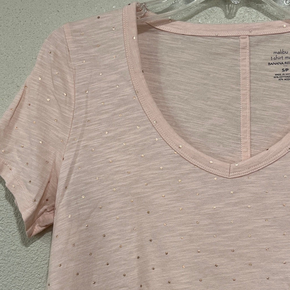 Banana Republic Rose Gold Short Sleeve Tee - Picture 2 of 4